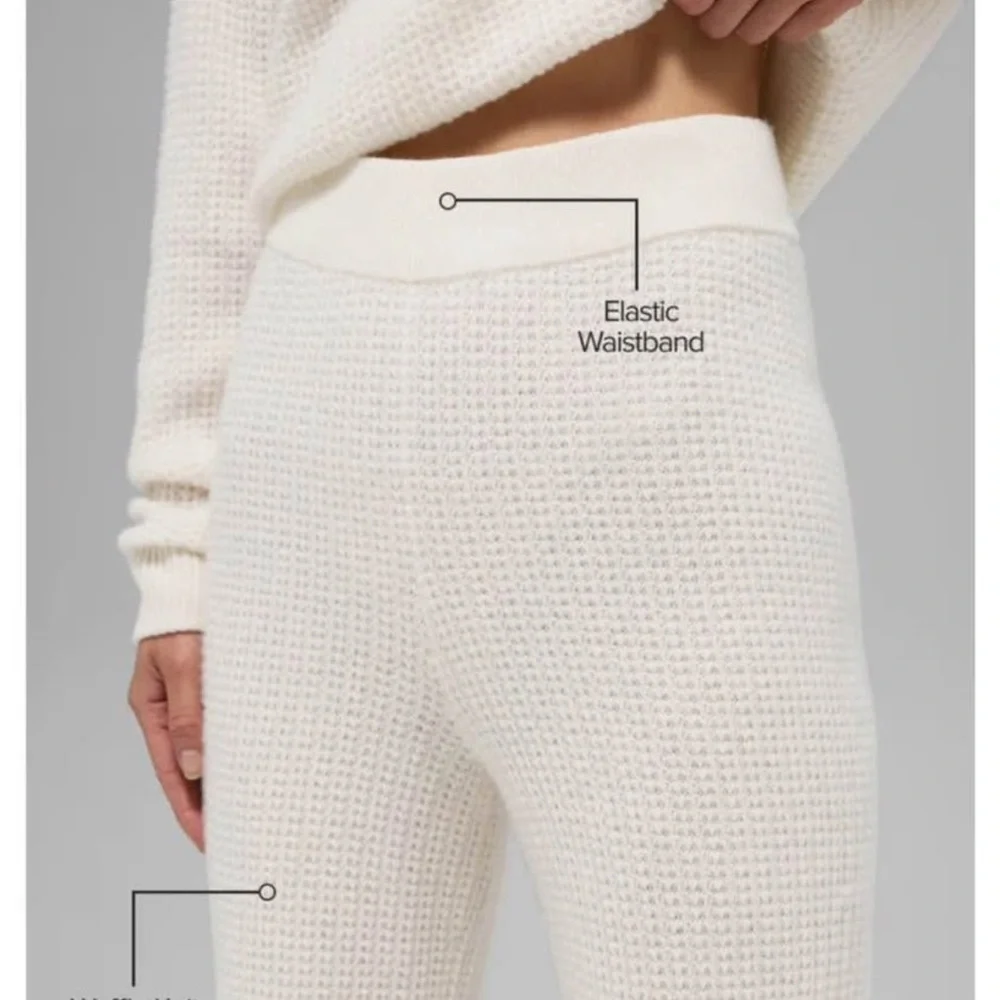 (Set) ALO Yoga Cashmere Plush Waffle 1/4 Zip Pullover + High Waist Pant - Picture 6 of 10